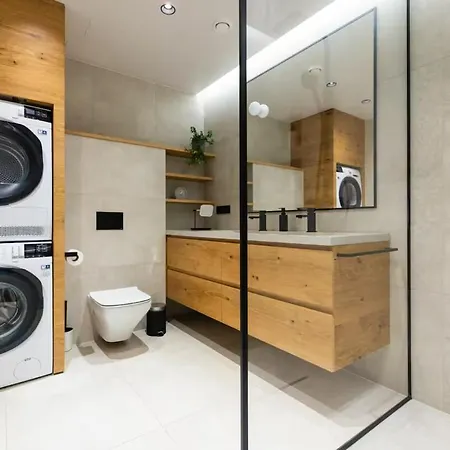 Korter Luxury Penthouse In Area, Balcony & Parking