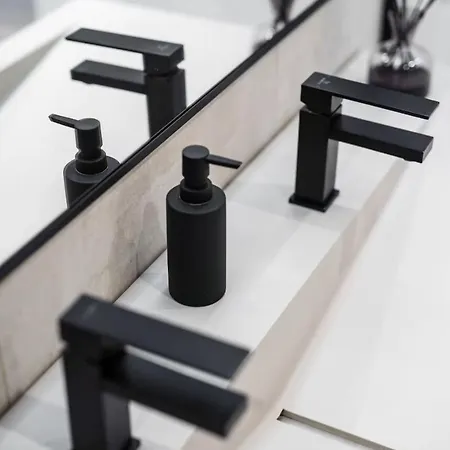 شقة Luxury Penthouse In Area, Balcony & Parking *