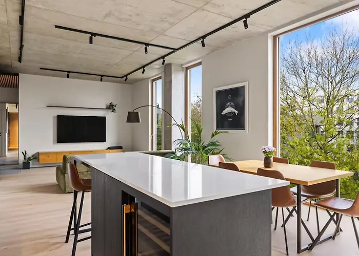 Luxury Penthouse In Area, Balcony & Parking * Ταλίν