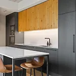 Luxury Penthouse In Area, Balcony & Parking Lägenhet *