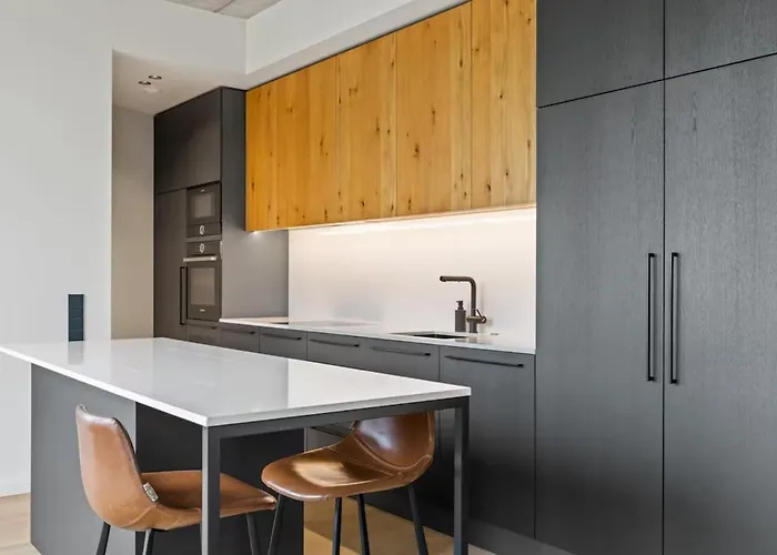 Luxury Penthouse In Area, Balcony & Parking Korter *