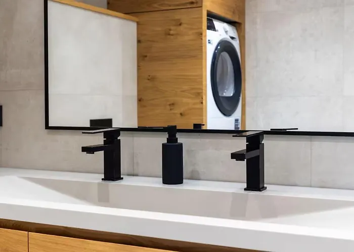 Korter Luxury Penthouse In Area, Balcony & Parking