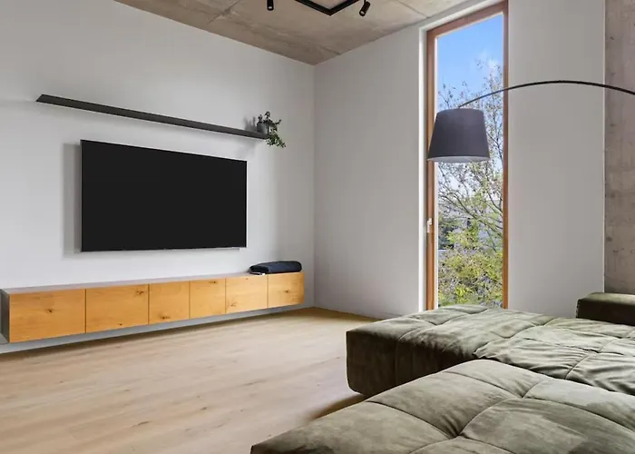 Apartment Luxury Penthouse In Area, Balcony & Parking *